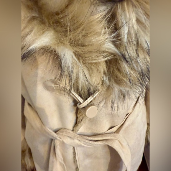 Tasha Polizzi Collection faux fur coat size M - Picture 4 of 8